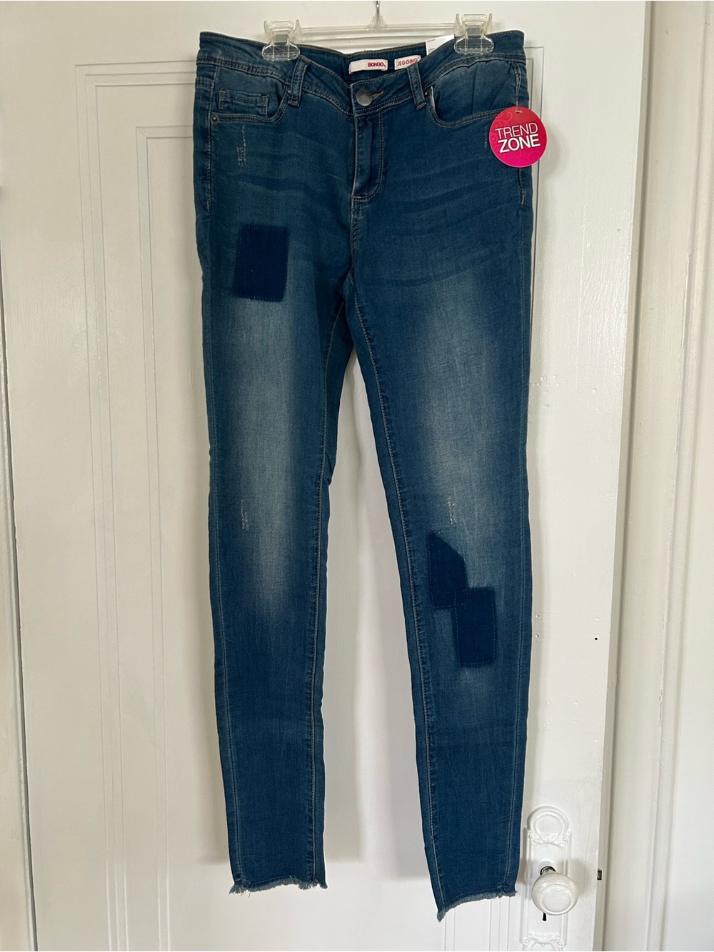NWT Bongo Women's Junior’s Denim Jeggings Size 5 Faux Patches Distressed Raw Hem
